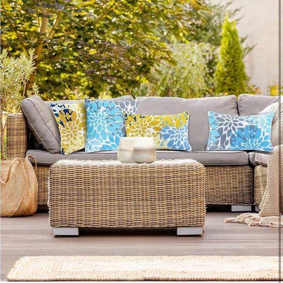 Outdoor Lumbar Pillow Covers Floral NWOT - Picture 4 of 5